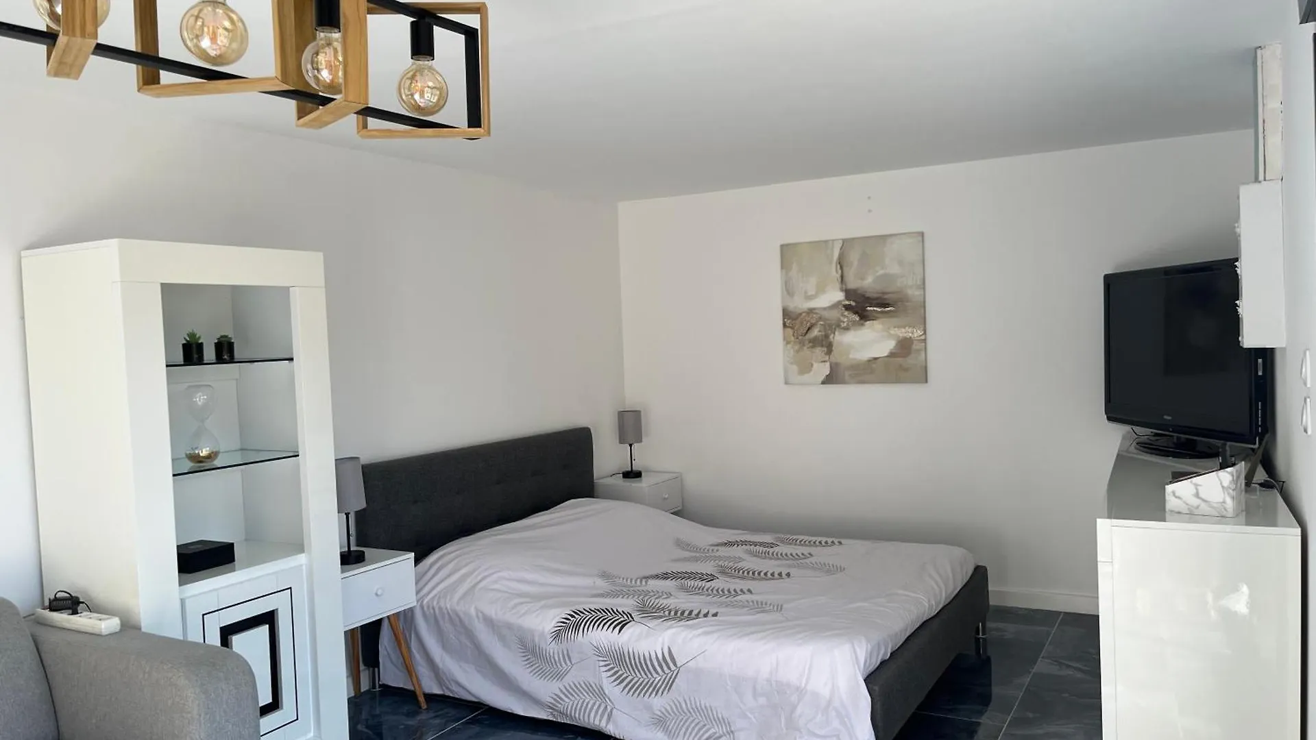 J&J Home Entraigues-sur-la-Sorgue Homestay