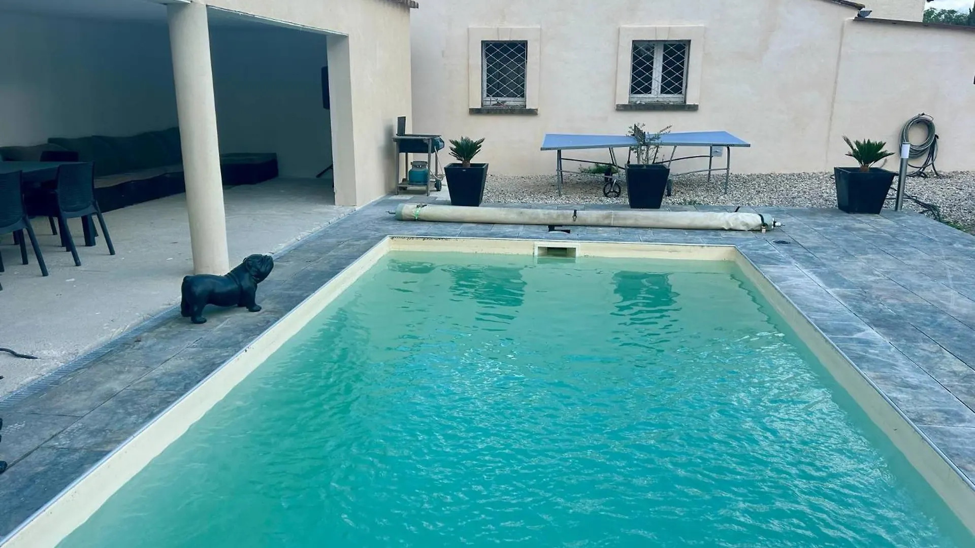 J&J Home Entraigues-sur-la-Sorgue 0*,  France