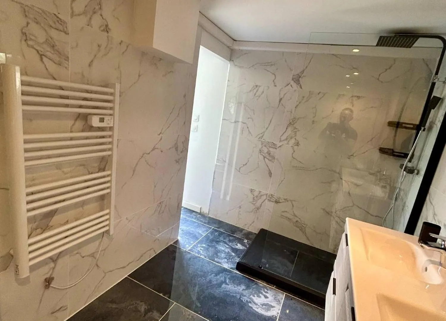 J&J Home Entraigues-sur-la-Sorgue Homestay