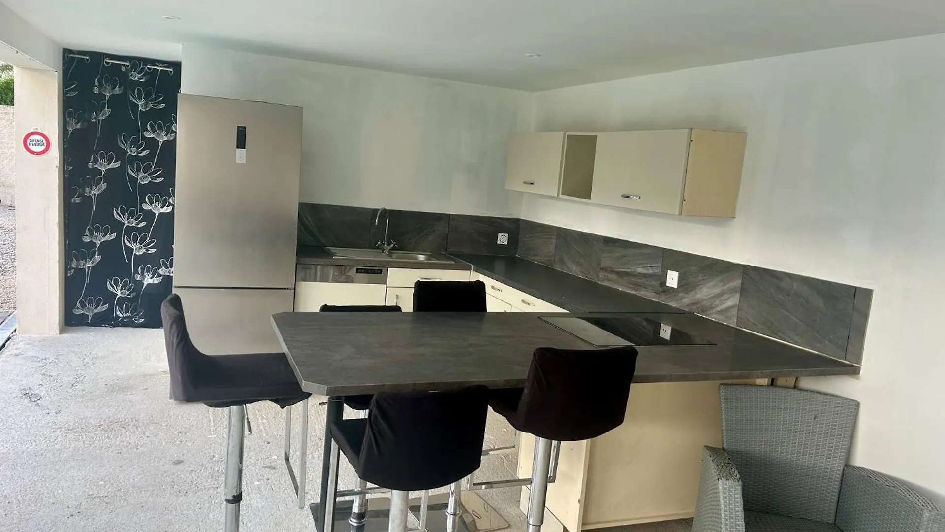 J&J Home Entraigues-sur-la-Sorgue Homestay
